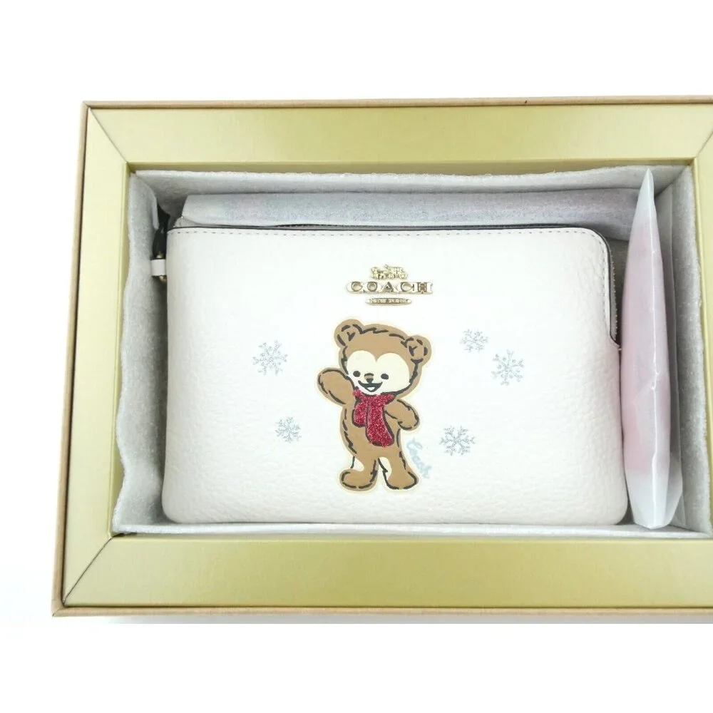 Coach Boxed Bear Snowflake Corner Zip Wristlet‎ NWT CE891